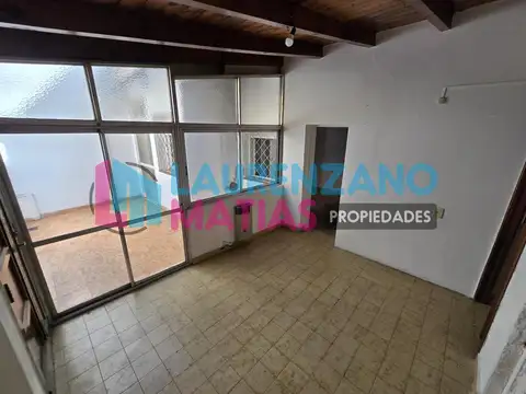 Depto Tipo Casa en Venta 40 años
