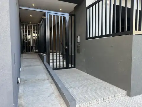 Sabattini 4800, Piso 2