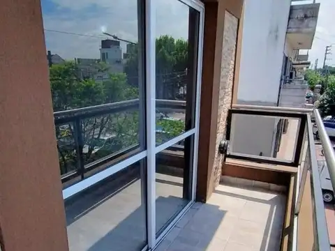 Eva Perón 800, Piso 1