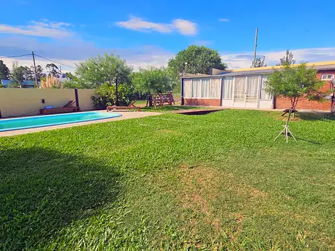 HERMOSA CASA QUINTA - PUEBLO ESCONDIDO, C. DEL URUGUAY.