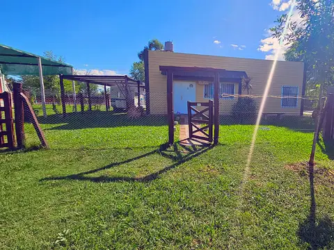 HERMOSA CASA QUINTA - PUEBLO ESCONDIDO, C. DEL URUGUAY.