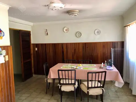 Casa en Venta con 3 cocheras