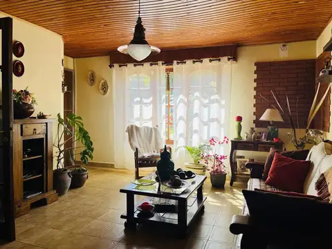 Casa 4 ambientes con 4 baños