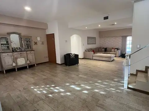 Casa en Venta en Ciudad Evita, USD 330.000