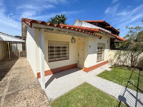 Venta Casa Quilmes Oeste Tres Ambientes Jardin Patio Quincho Cochera APTO CREDITO