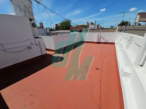 Excelente PH 3 ambientes con patio y terraza