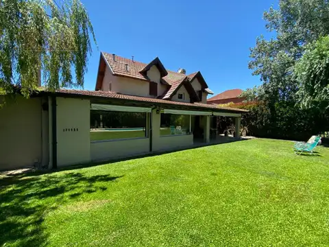 Boulevard Dupuy 6001, Country Echeverria del Lago