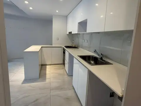 Departamento en Alquiler con 1 cocheras