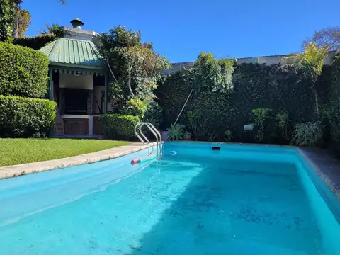 Casa en Venta con 3 cocheras