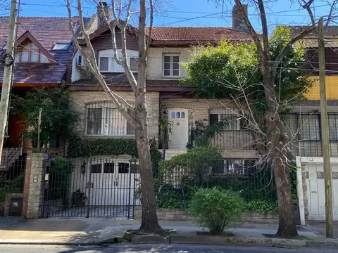 VENTA CASA 7 AMB. C/ PARQUE Y PILETA - VTE LOPEZ