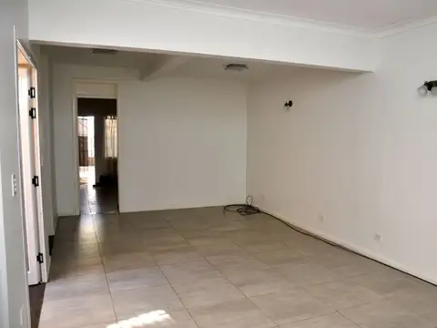 Casa 3 ambientes con 2 baños