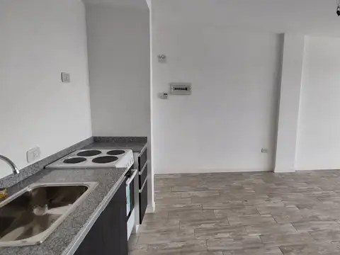 Departamento en Alquiler en Sarandi, $ 550.000