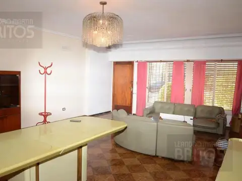 Casa 7 ambientes con 3 baños