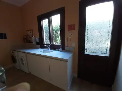 Casa 5 ambientes con 4 baños