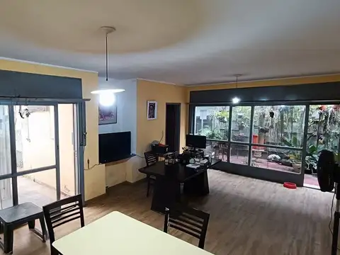 Casa 6 ambientes con 4 baños