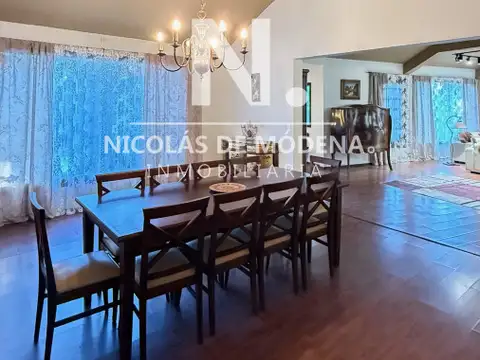 Casa 6 ambientes con 5 baños