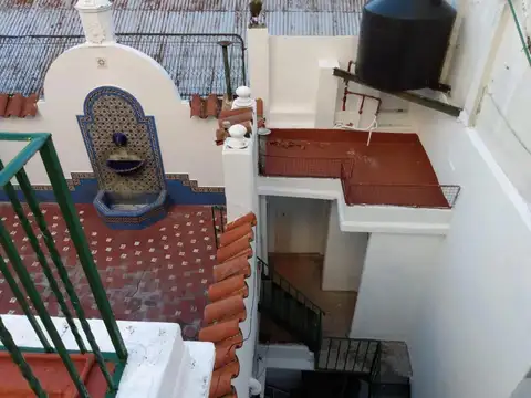 Casa 6 ambientes con 2 baños