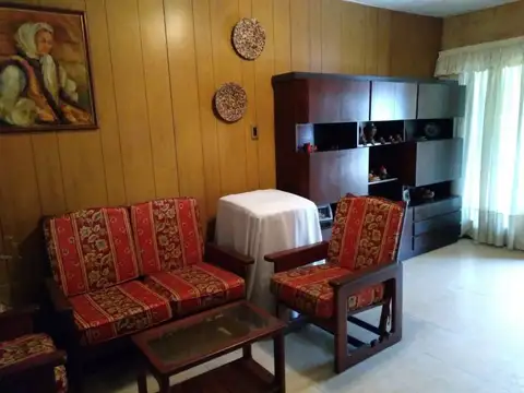 EXCELENTE LOTE Y UBICACIÓN DE 225M2 VILLA LUZURIAGA