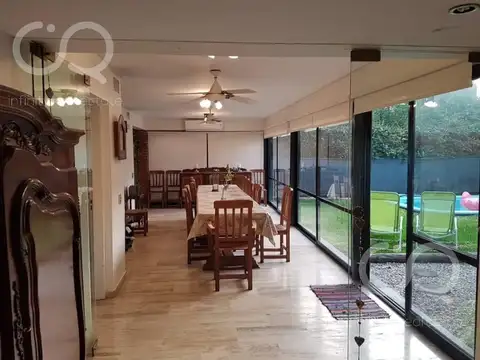 Casa 6 ambientes con 5 baños