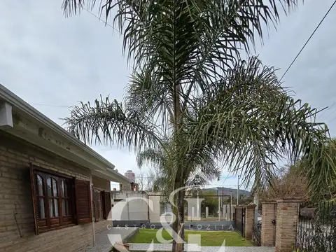 Casa 6 ambientes con 2 baños