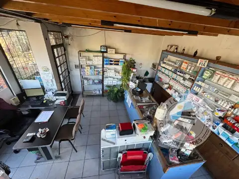 Oficina/local en primer piso, zona comercial, sobre avenida