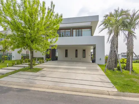 Casa en Venta al Este