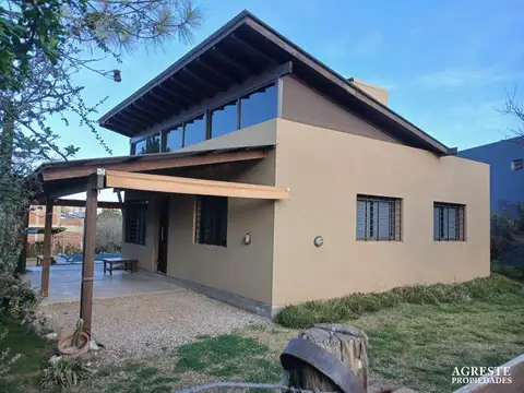 HERMOSA CASA EN ZONA TURISTICA RESIDENCIAL