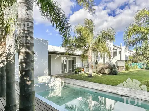 Casa en  venta en Santa Catalina