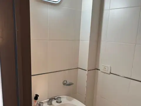 ¡VENDE! Local comercial en calle 9 e/ 166 y Av. Montevideo - Berisso