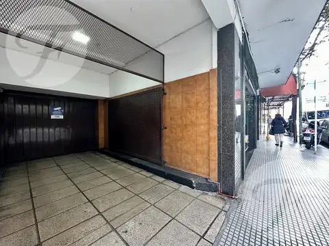 Oportunidad única - Depósito de 600 m²   departamento en Santa Fe y Montevideo a solo U$S 700/m²