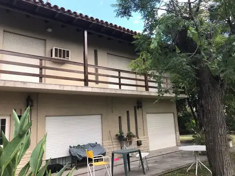 Casa en Venta con 8 cocheras