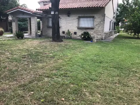 Casa 5 ambientes con 3 baños