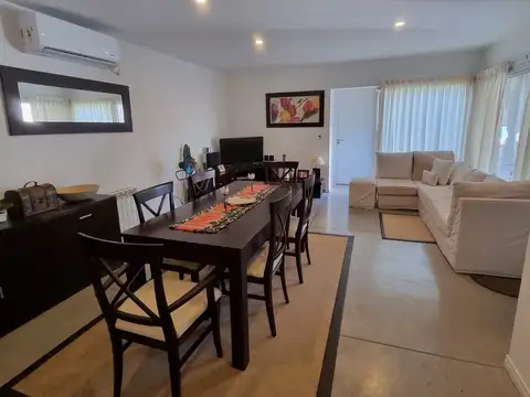 Casa 6 ambientes con 3 baños