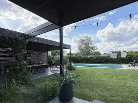 Casa en Alquiler de 3 dormitorios