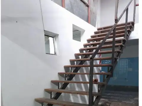 Galpon Deposito Villa Sarmiento