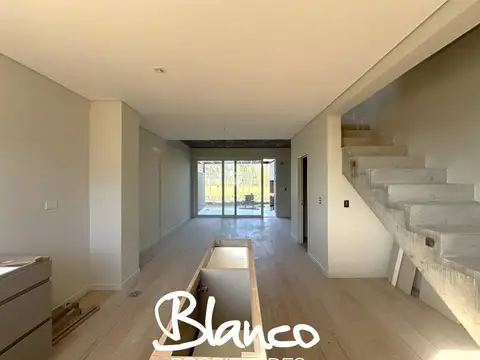 Departamento en Venta en Del Viso, USD 242.084