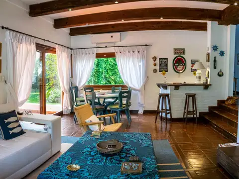 Casa en Venta con 4 cocheras