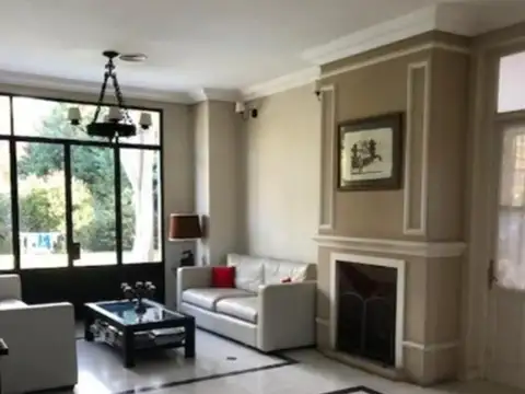 Casa 4 ambientes con 5 baños