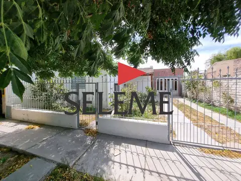 VENTA - Casa 3 DORMITORIOS, Centenario - APTA CREDITO HIPOTECARIO.
