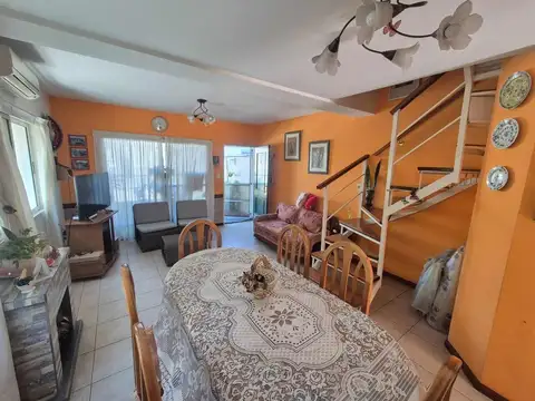 Depto Tipo Casa en Venta 23 años