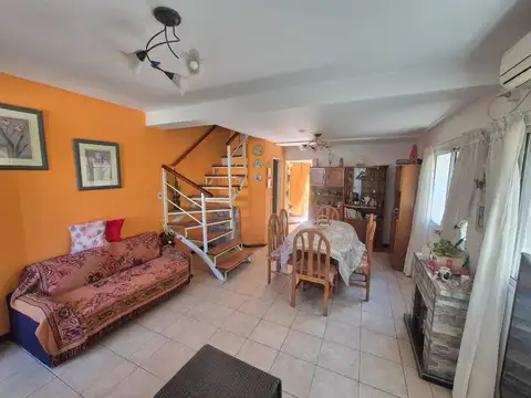 Depto Tipo Casa en Venta en Parque Chacabuco, USD 140.000