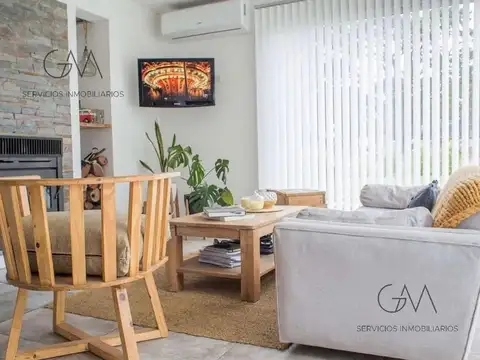Casa 2 ambientes con 2 baños