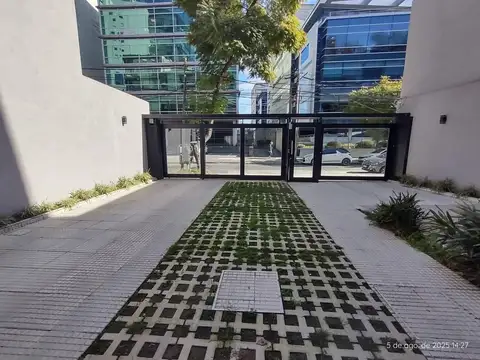 Juan Carlos Cruz 1800, Piso 4