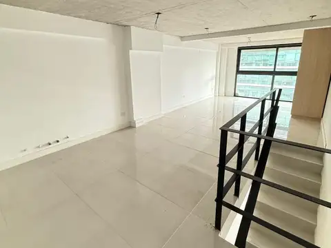 HERMOSO DEPARTAMENTO EN DUPLEX A UNA CUADRA DEL RIO