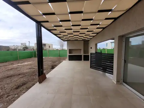 CASA 3 DORMITORIOS 2 BAÑOS B° LAR DE VIEYTES 3