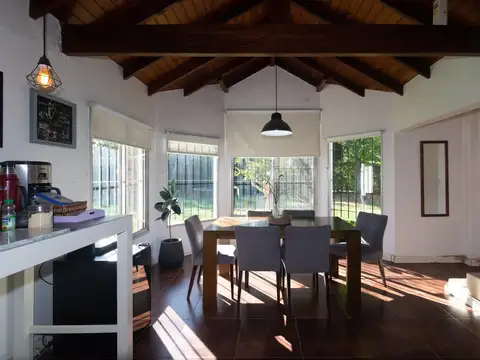 Casa 3 ambientes con 2 baños