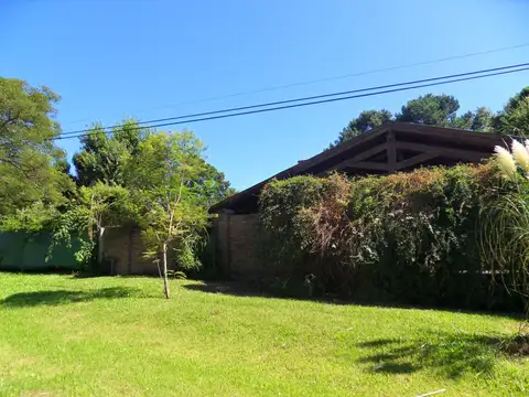 Casa en Venta con 3 cocheras