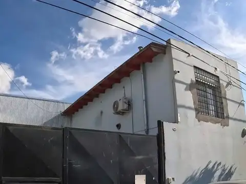 DEPOSITO/GALPON + OFICINAS