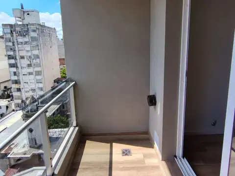 Moreno al 250 04-04 - Torre Frente