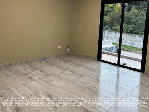 Casa 6 ambientes con 2 baños